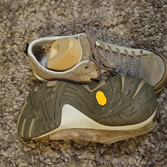 Dansko Paisley Suede Walnut Waterproof Shoes Size 38 (7.5-8) - Picture 3 of 5